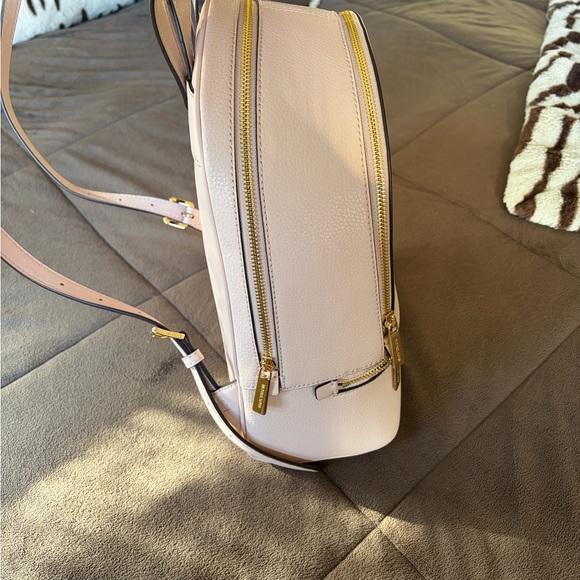 NWT Michael Kors Medium Rhea Backpack - Picture 4 of 10